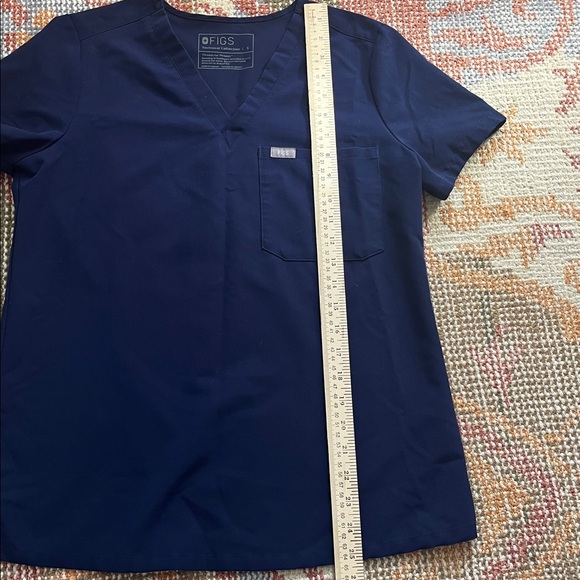 Figs Women’s Navy Scrub Short Sleeve Top Size Small - Picture 2 of 8